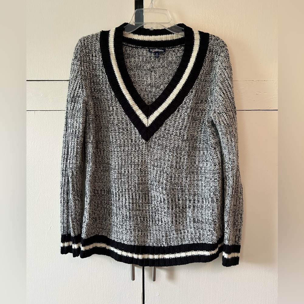 Freshman M vneck Black white gray Knit Sweater vintage style